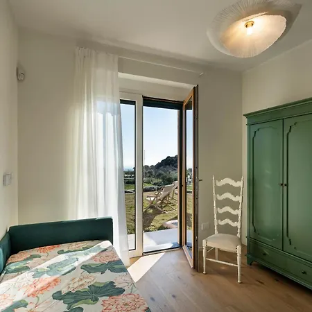 Semesterbostad Borgo Isasco Finale Ligure